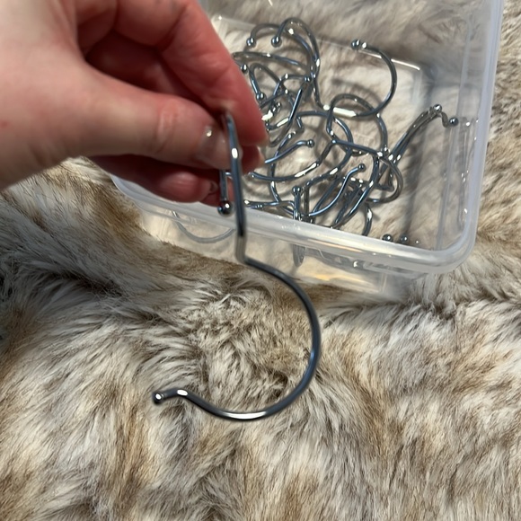 Set of 12 - purse or bag hooks for closet organizing - Picture 2 of 2